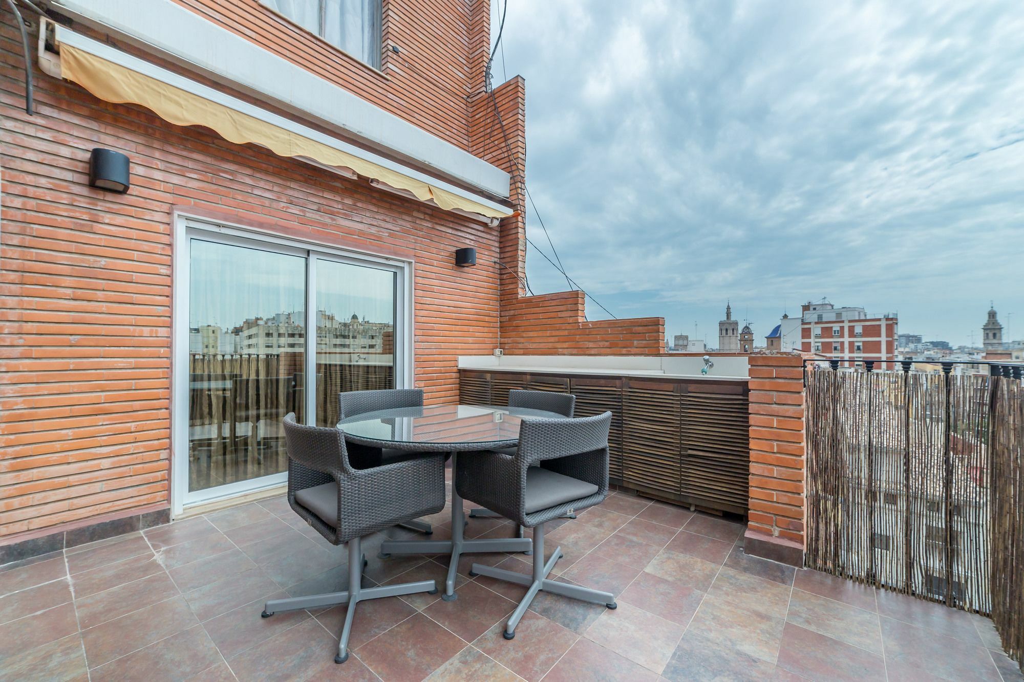 Travel Habitat Atico Ciutat Vella. Apartment Valencia Bagian luar foto