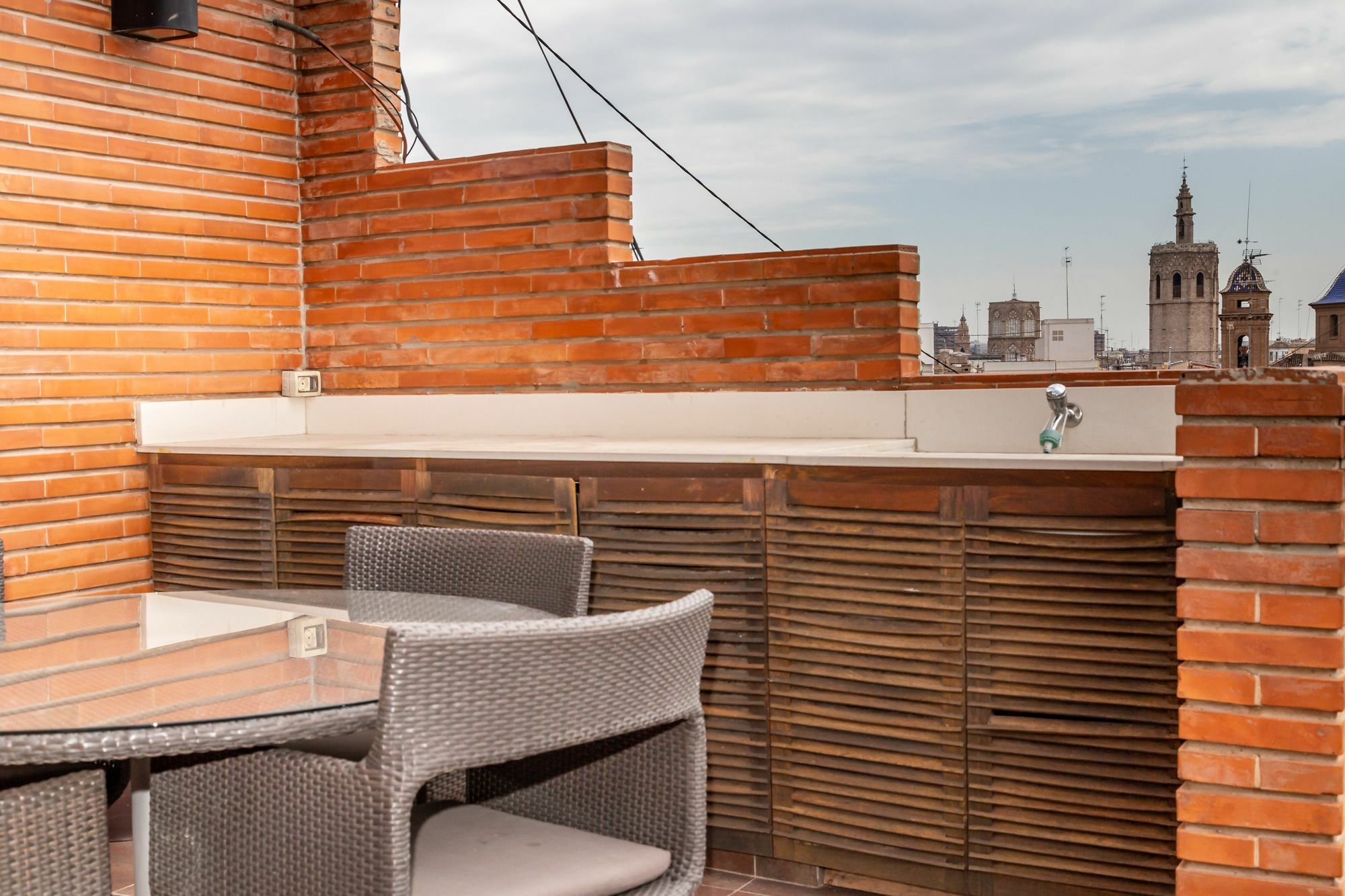 Travel Habitat Atico Ciutat Vella. Apartment Valencia Bagian luar foto